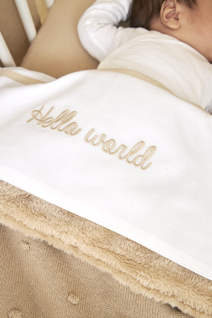 Cot bed sheet Hello World - sand - 100x150cm