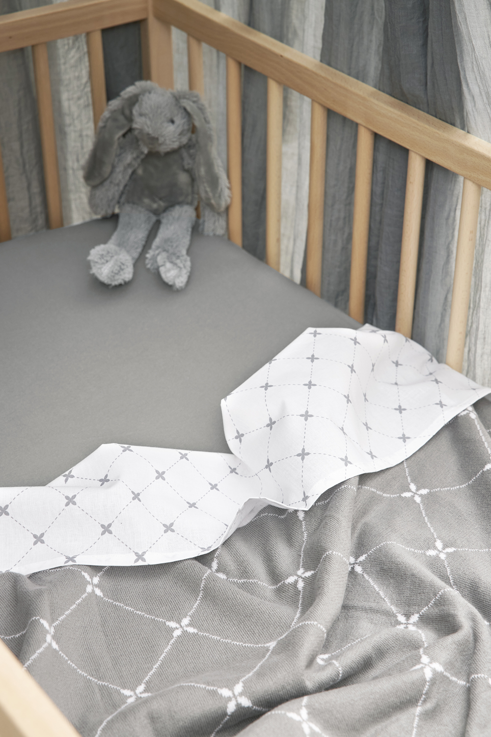 Crib bed blanket + 2-pack crib sheets + fitted sheet crib Louis - grey - 75x100cm