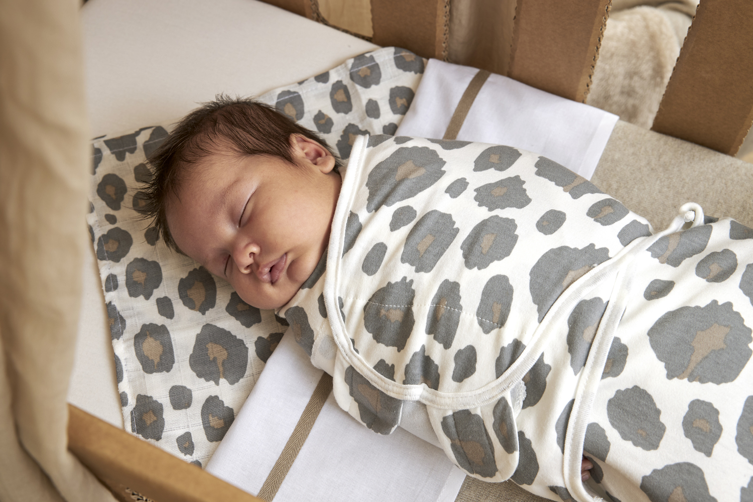 Swaddle Panther - neutral - 4-6 Months