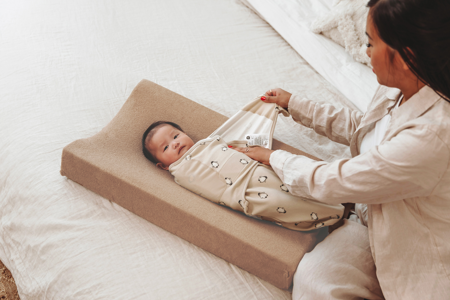 SwaddleMeyco inbakerdoek Penguin - soft sand - 0-3 maanden - 1.0 TOG