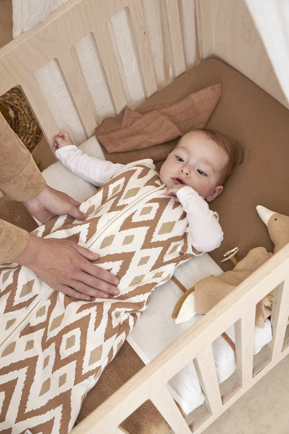 Baby slaapzak met afritsbare mouwen Ikat - sand - 110cm