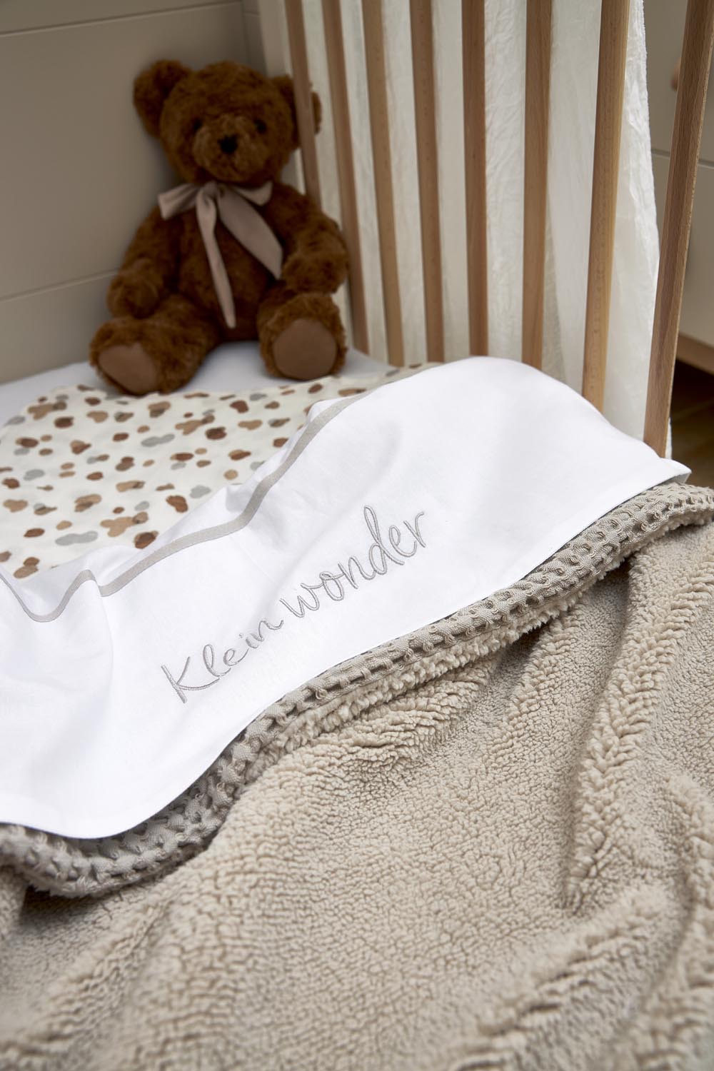 Cot bed blanket Waffle Teddy - greige - 100x150cm