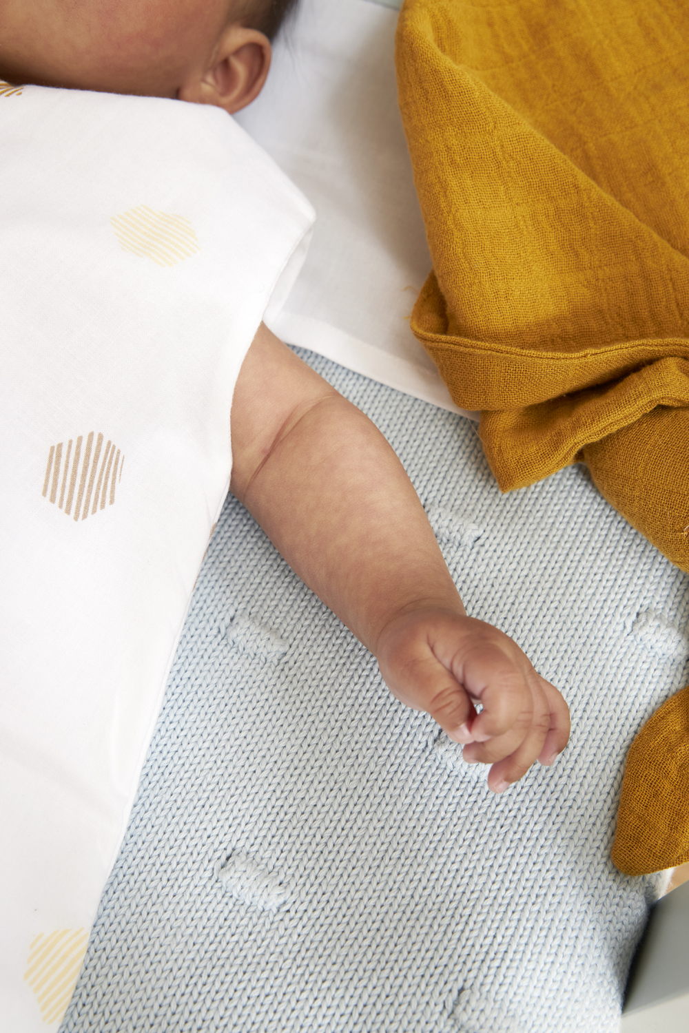Baby slaapzak rond Honeycomb - honey gold - 90cm