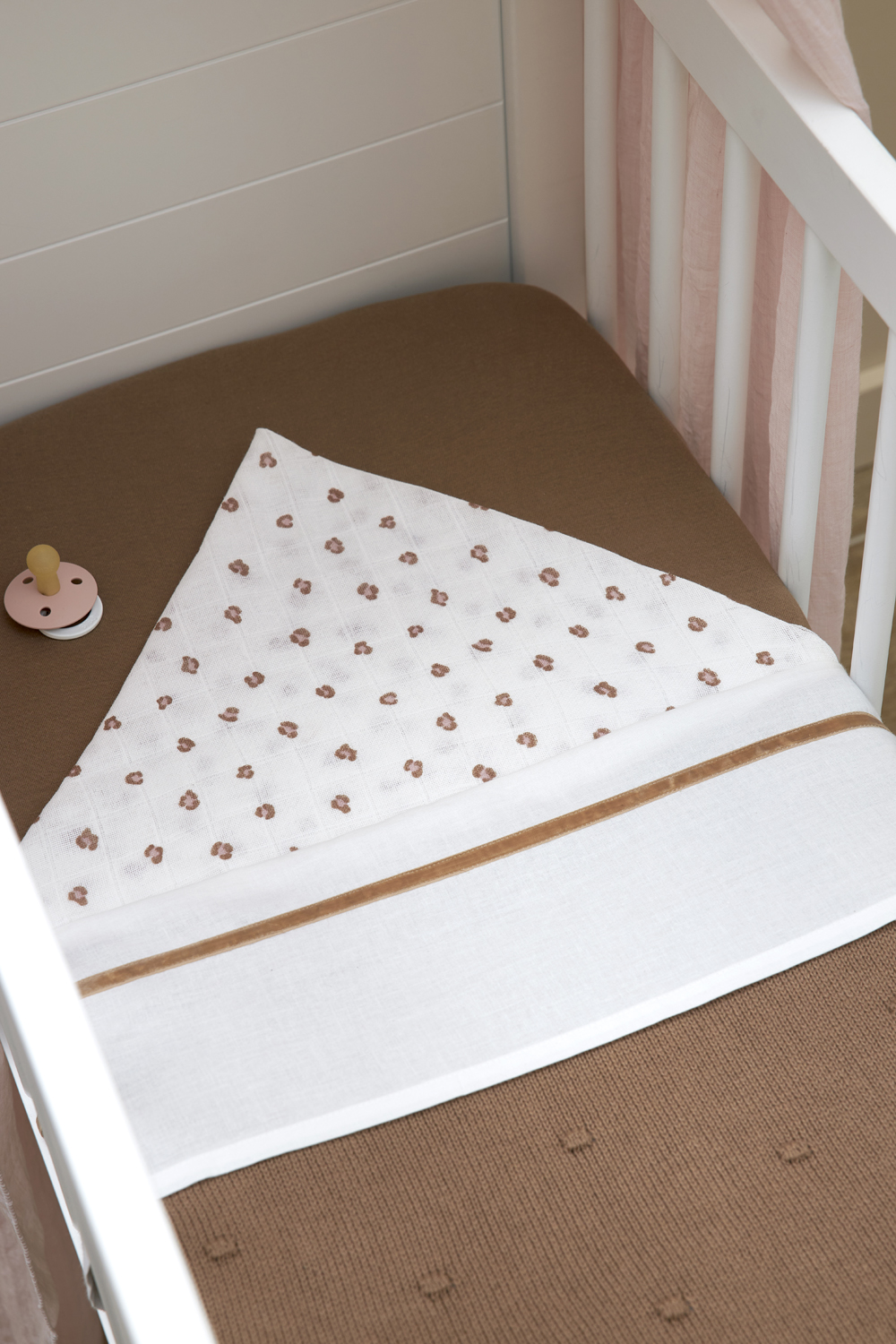 Wieglaken Bies velvet - toffee - 75x100cm