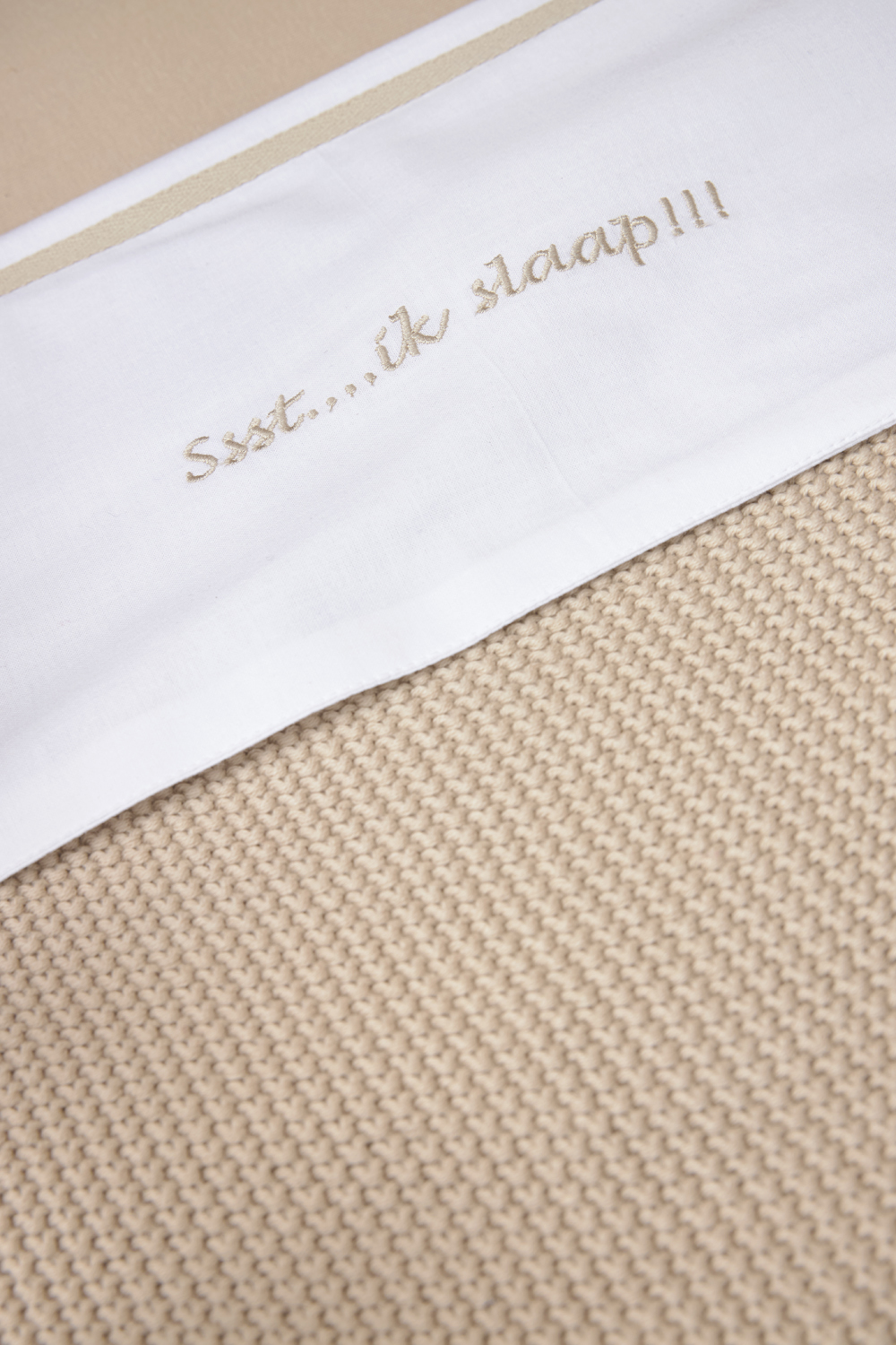 Crib sheet Ssst...ik slaap!! - sand - 75X100cm