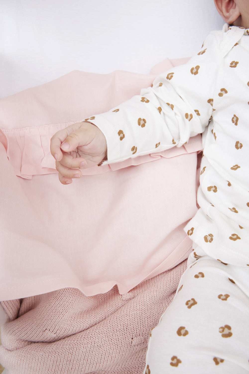 Crib sheet Ruffle - soft pink - 75X100cm