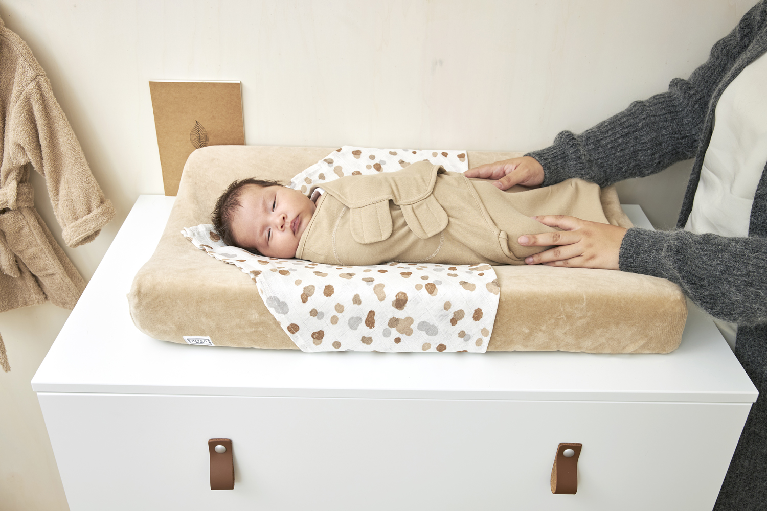 SwaddleMeyco inbakerdoek Uni - sand - 4-6 maanden - 1.0 TOG