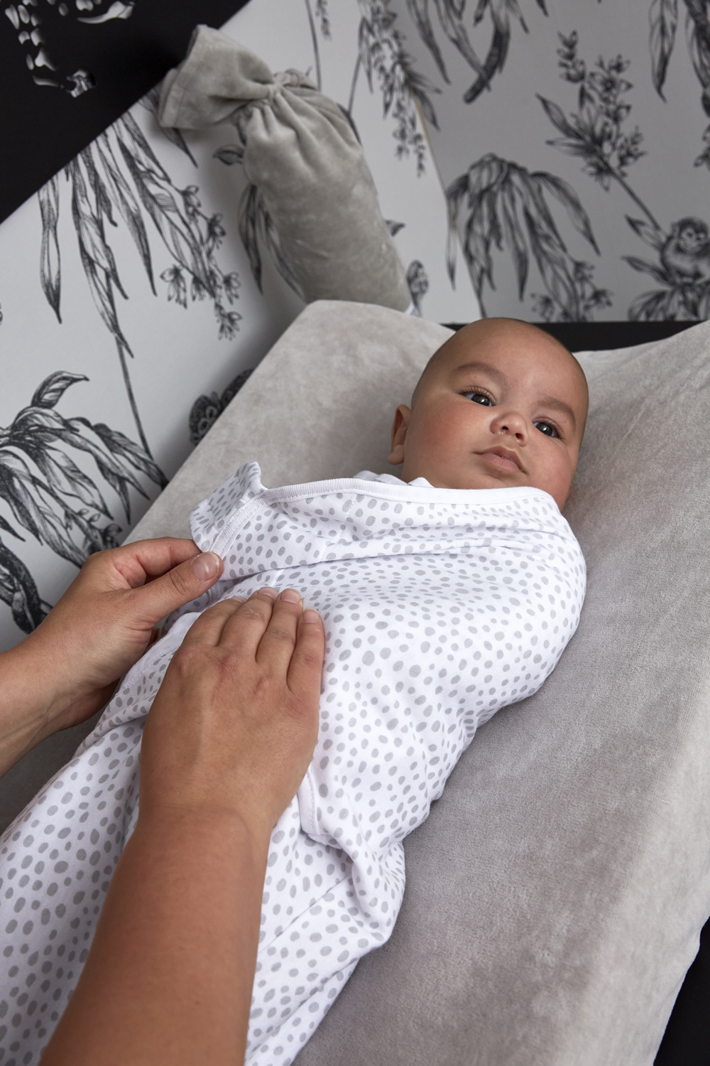 Swaddle Cheetah - light grey - 0-3 Months